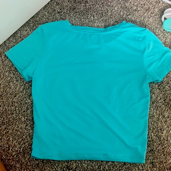 Good Vibes Boutique Crop Top - Picture 2 of 3